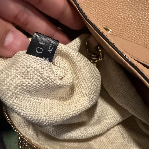 Gucci Beige Leather Shoulder Bag with Gold Chain - Picture 15 of 17